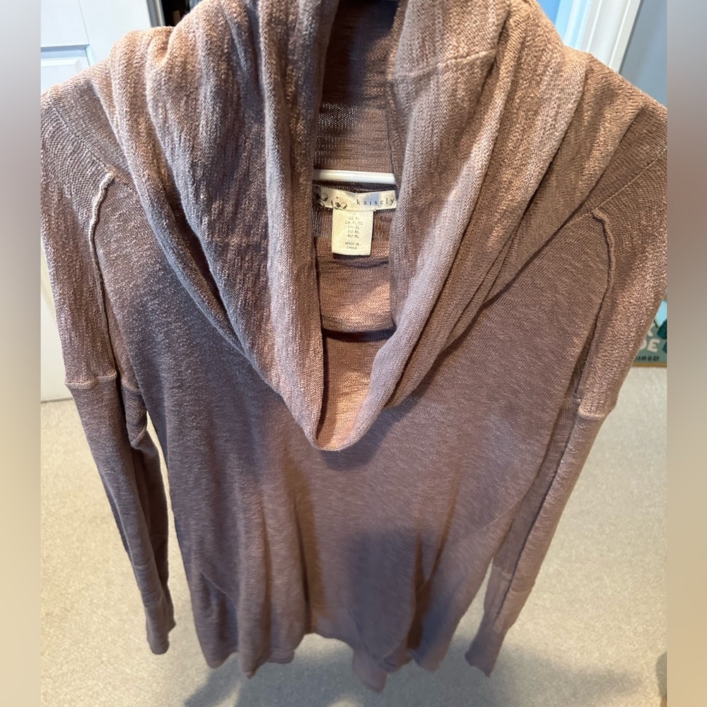 Kailey size XL tunic light sweater